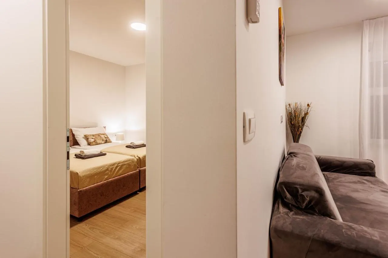 Blue Pearl-Split Town Center Apartament 0*, Split