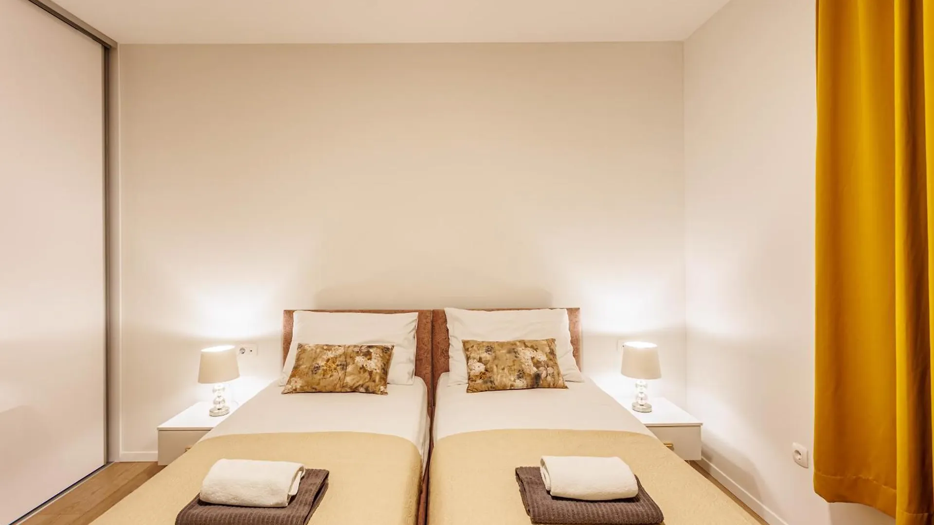 Blue Pearl-Split Town Center Apartament location